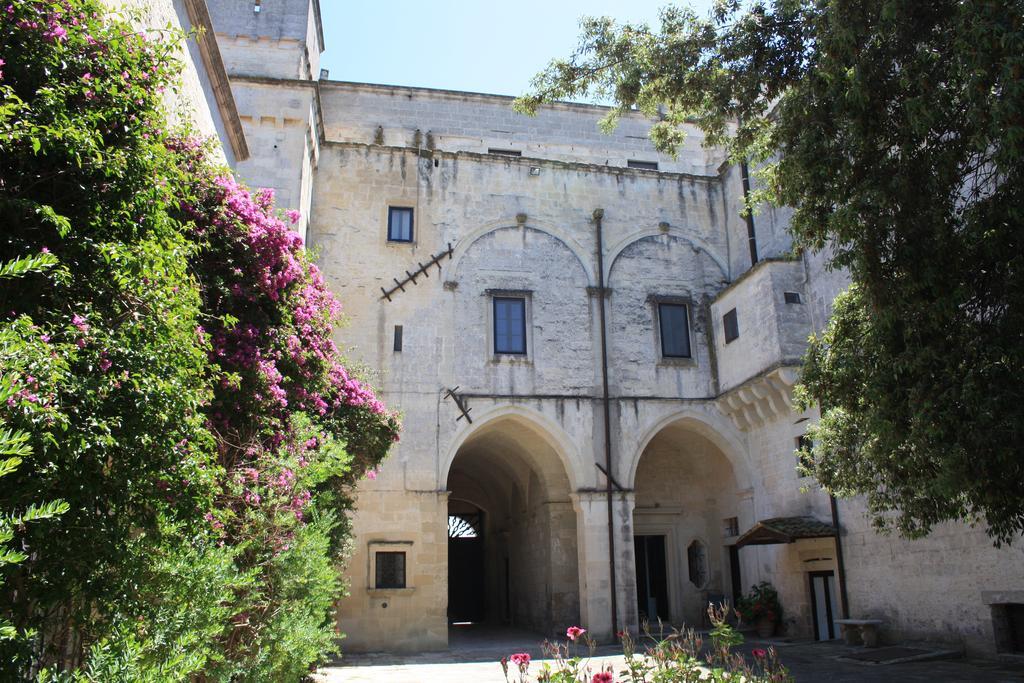 Castello Di Casamassella Bed & Breakfast Exterior photo