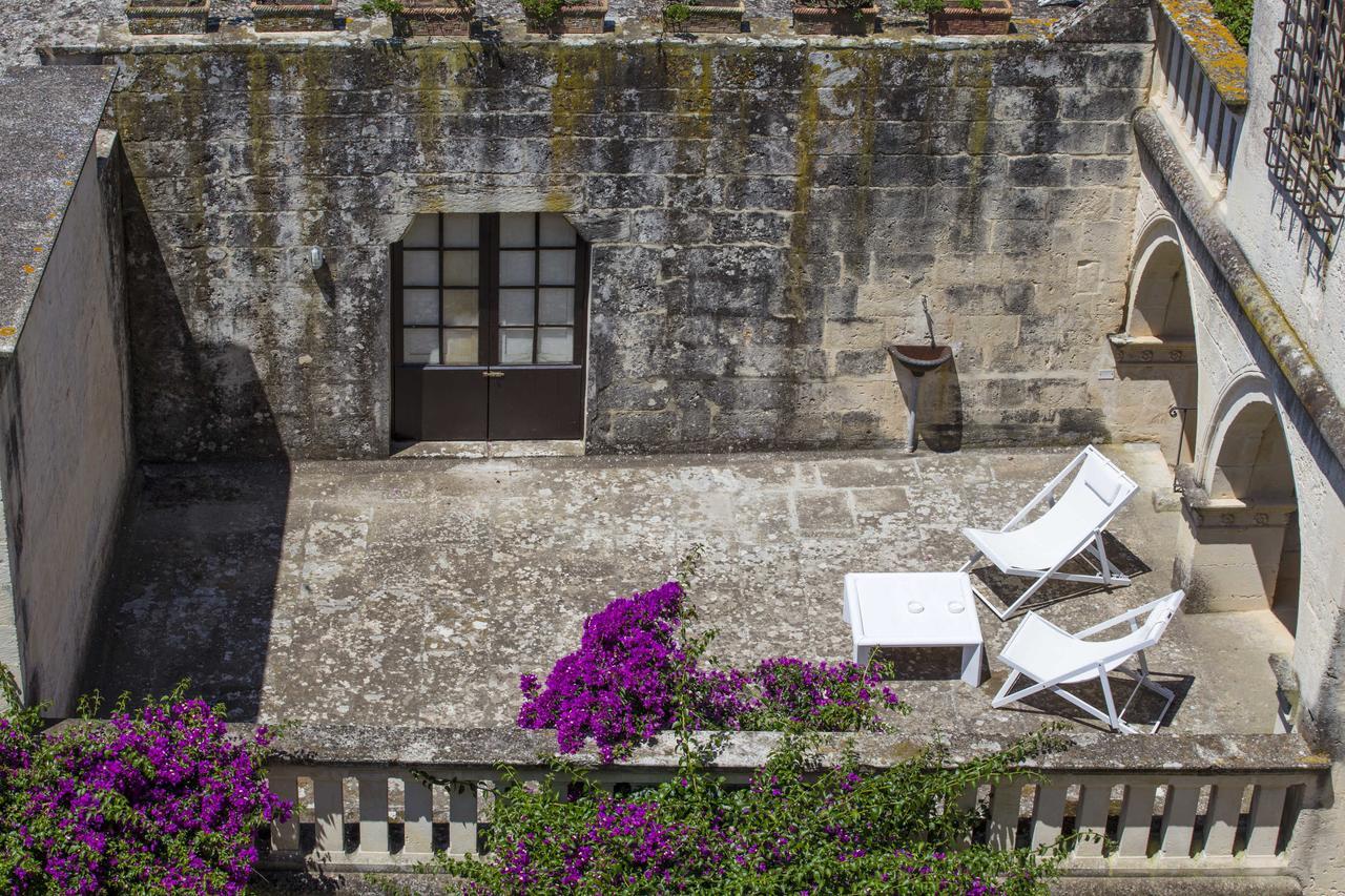 Castello Di Casamassella Bed & Breakfast Exterior photo